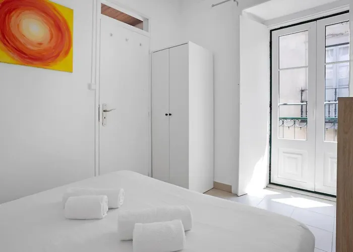Group-friendly In The Heart Of Bairro Alto * Lisboa
