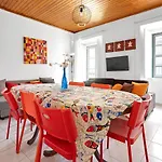 Group-friendly In The Heart Of Bairro Alto Apartmán *